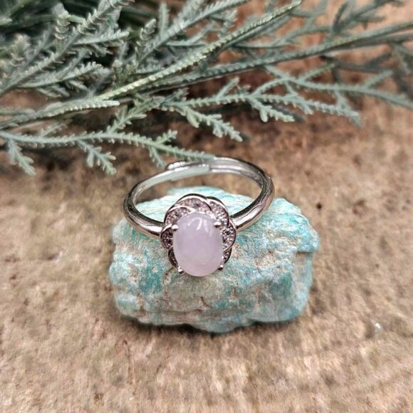 Beautiful Nature White Chalcedony Flower Band Adjustable Ring - Picture 4 of 10